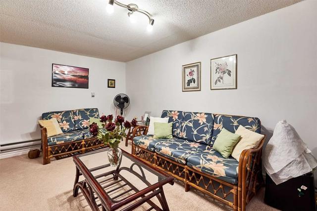 11 Parker Cres, Townhouse with 3 bedrooms, 2 bathrooms and 2 parking in Ajax ON | Image 24