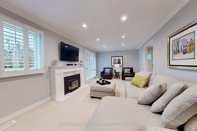 2046 Family Cres, House detached with 4 bedrooms, 3 bathrooms and 4 parking in Mississauga ON | Image 18