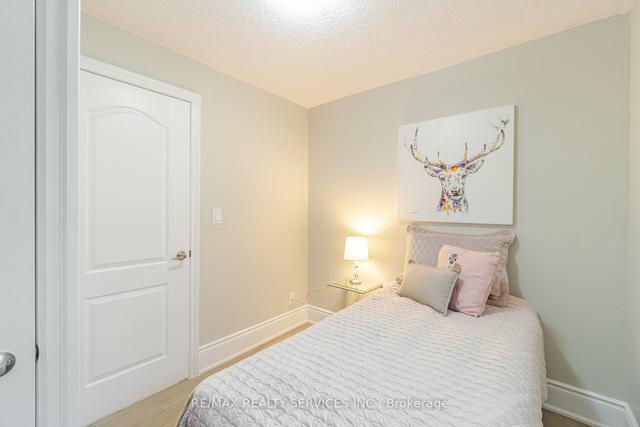 26 Stevenson St N, House detached with 3 bedrooms, 3 bathrooms and 2 parking in Guelph ON | Image 17