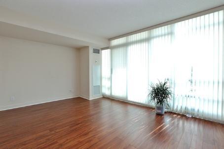 501 - 381 Front St W, Condo with 1 bedrooms, 1 bathrooms and 1 parking in Toronto ON | Image 8