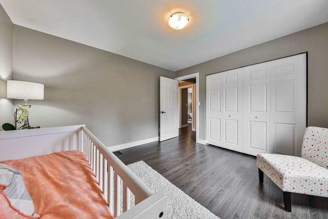 150 West 25th St, House detached with 5 bedrooms, 3 bathrooms and 4 parking in Hamilton ON | Image 16