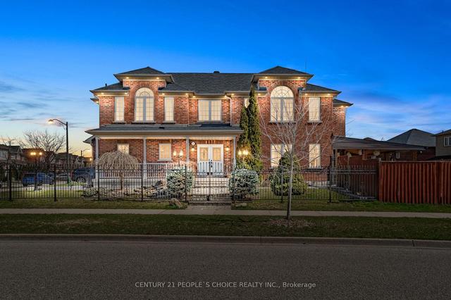 7325 Magistrate Terr, House detached with 4 bedrooms, 4 bathrooms and 5 parking in Mississauga ON | Image 1