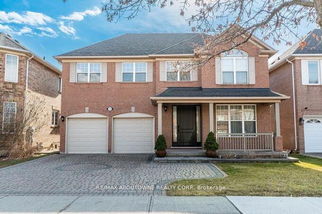 2434 Westoak Trails Blvd, House detached with 3 bedrooms, 4 bathrooms and 6 parking in Oakville ON | Image 1