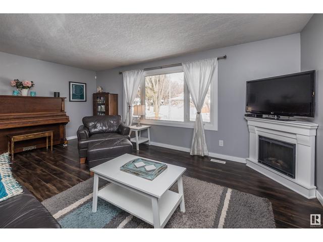 80 Fleetwood Cr, House detached with 3 bedrooms, 2 bathrooms and null parking in St. Albert AB | Image 2