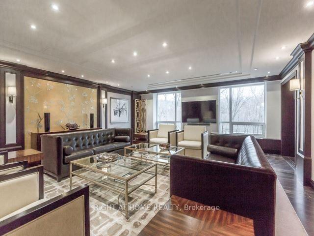 612 - 30 Old Mill Rd N, Condo with 2 bedrooms, 2 bathrooms and 1 parking in Toronto ON | Image 9
