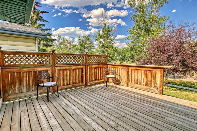 8011 Huntington Street Ne, House detached with 4 bedrooms, 2 bathrooms and 2 parking in Calgary AB | Image 3