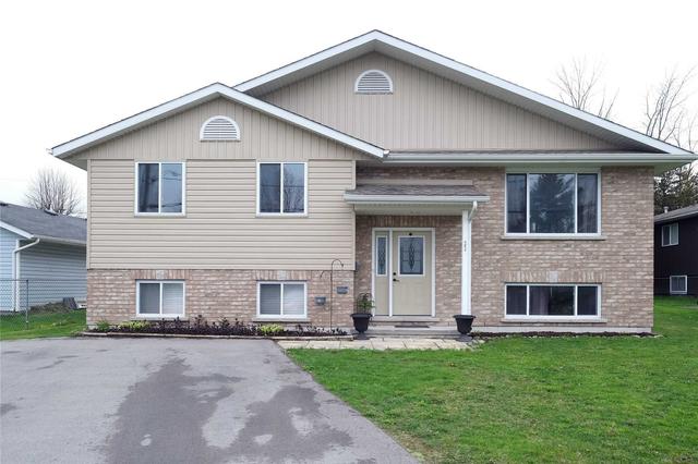 22 Wooler Rd, House detached with 2 bedrooms, 2 bathrooms and 4 parking in Quinte West ON | Image 1