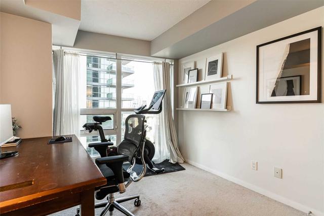 1010 - 215 Fort York Blvd, Condo with 2 bedrooms, 2 bathrooms and 1 parking in Toronto ON | Image 4