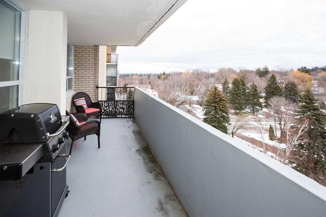 806 - 3311 Kingston Rd, Condo with 2 bedrooms, 1 bathrooms and 1 parking in Toronto ON | Image 3