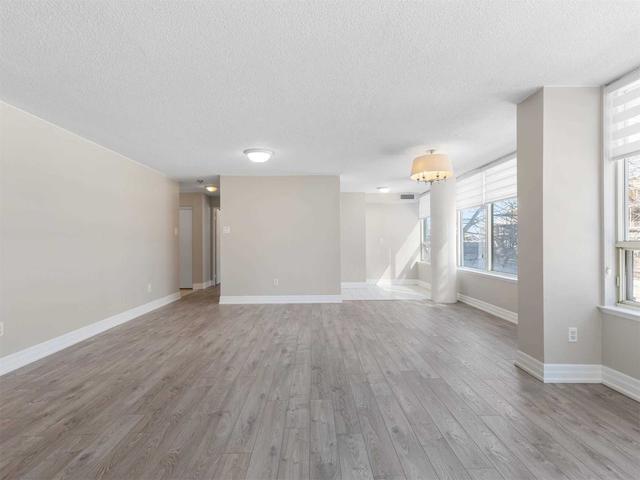 208 - 330 Rathburn Rd W, Condo with 2 bedrooms, 2 bathrooms and 2 parking in Mississauga ON | Image 4