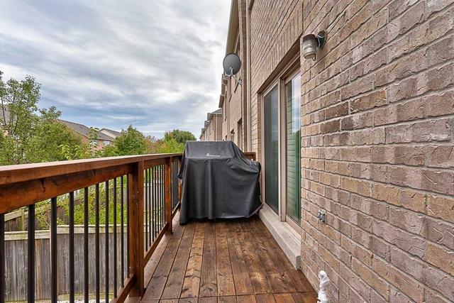 410 Spring Blossom Cres, House attached with 3 bedrooms, 3 bathrooms and 4 parking in Oakville ON | Image 5