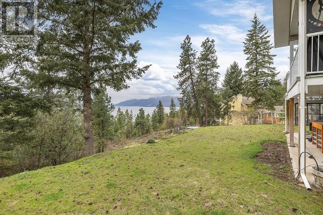 10291 Columbia Way, House detached with 3 bedrooms, 3 bathrooms and 7 parking in Central Okanagan West BC | Image 6