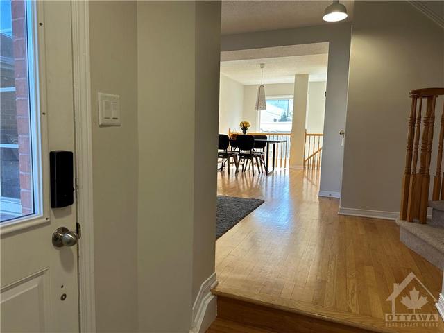 56 Celebration Street, Townhouse with 3 bedrooms, 3 bathrooms and 3 parking in Ottawa ON | Image 3