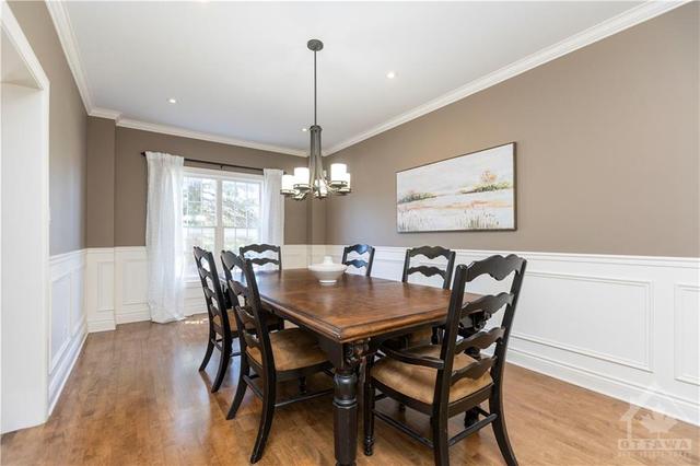 53 Crantham Crescent, House detached with 4 bedrooms, 3 bathrooms and 6 parking in Ottawa ON | Image 7