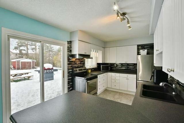 7 Bryan Dr, House detached with 3 bedrooms, 2 bathrooms and 5 parking in Collingwood ON | Image 11