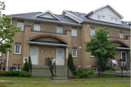 86 - 2 Hedge End Rd, Townhouse with 2 bedrooms, 2 bathrooms and 1 parking in Toronto ON | Image 2