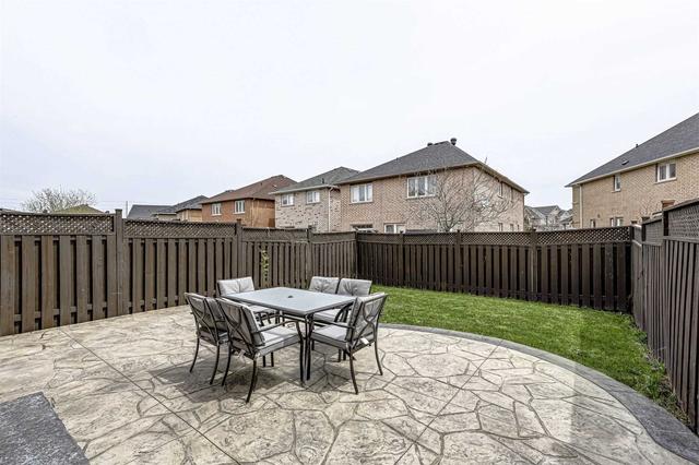 118 Zia Dodda Cres, House semidetached with 4 bedrooms, 4 bathrooms and 4 parking in Brampton ON | Image 17