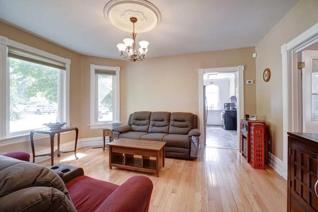318 Queen St W, House detached with 4 bedrooms, 2 bathrooms and 6 parking in Cambridge ON | Image 39