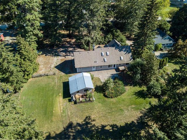 9922 Park Lane, House detached with 3 bedrooms, 3 bathrooms and null parking in Coldstream BC | Image 7