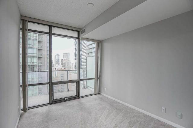1905 - 832 Bay St, Condo with 2 bedrooms, 2 bathrooms and 1 parking in Toronto ON | Image 14