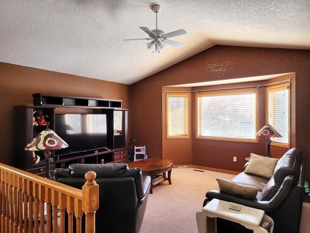 71 Uplands Boulevard N, House detached with 4 bedrooms, 2 bathrooms and 4 parking in Lethbridge AB | Image 17