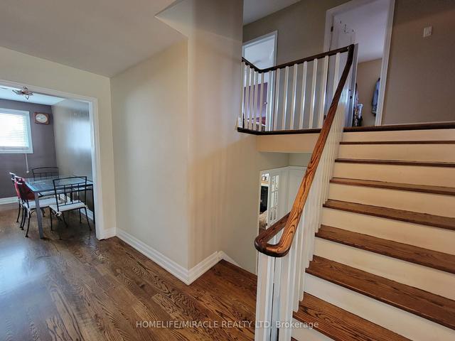 21 Pelmo Cres, House detached with 3 bedrooms, 3 bathrooms and 6 parking in Toronto ON | Image 16