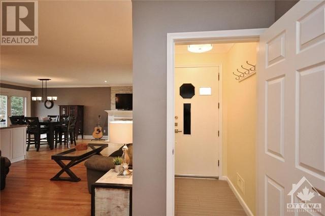 1760 Gage Crescent, House detached with 5 bedrooms, 2 bathrooms and 3 parking in Ottawa ON | Image 3