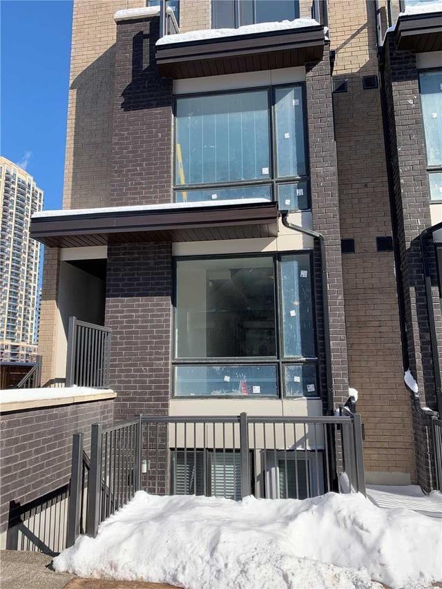 101 - 32 Fieldway Rd, Townhouse with 1 bedrooms, 1 bathrooms and 1 parking in Toronto ON | Image 1