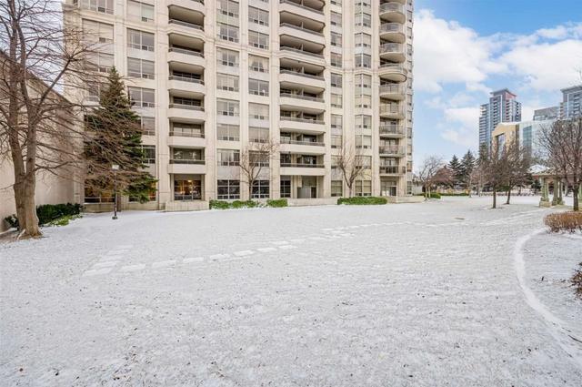 111 - 35 Kingsbridge Garden Circ S, Condo with 2 bedrooms, 1 bathrooms and 1 parking in Mississauga ON | Image 7