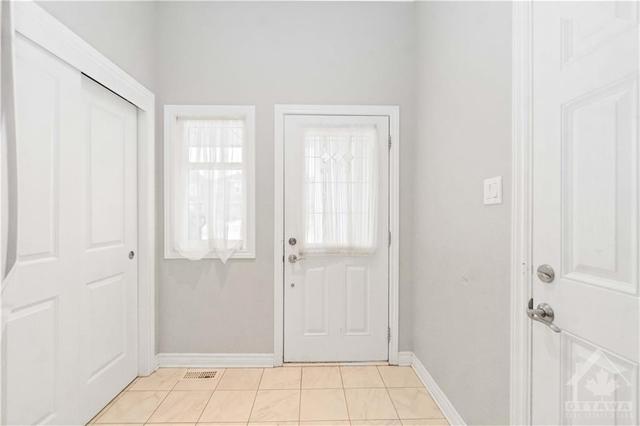 506 Paine Avenue, Townhouse with 3 bedrooms, 4 bathrooms and 3 parking in Ottawa ON | Image 3