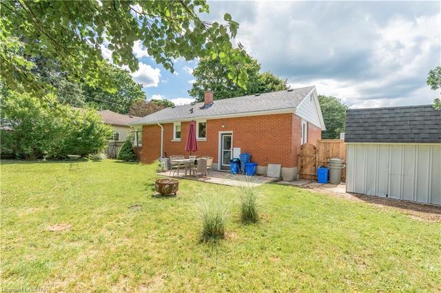 382 Colville Boulevard, House detached with 3 bedrooms, 2 bathrooms and 4 parking in London ON | Image 39