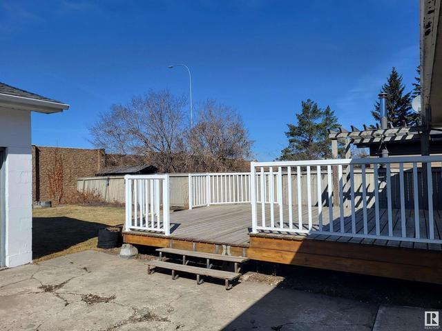35 Spruce Cr, House detached with 4 bedrooms, 2 bathrooms and 4 parking in St. Albert AB | Image 38