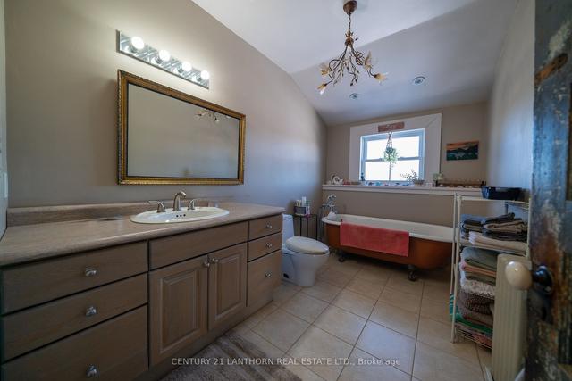 757 Royal Rd, House detached with 3 bedrooms, 3 bathrooms and 6 parking in Prince Edward County ON | Image 21