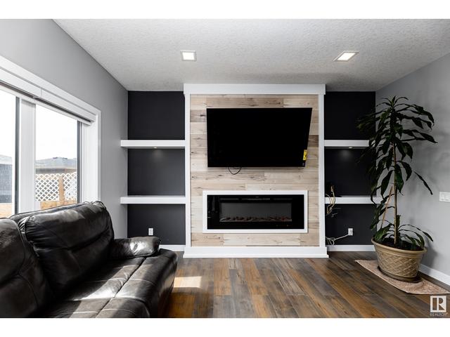 22507 81 Av Nw, House detached with 3 bedrooms, 2 bathrooms and null parking in Edmonton AB | Image 14