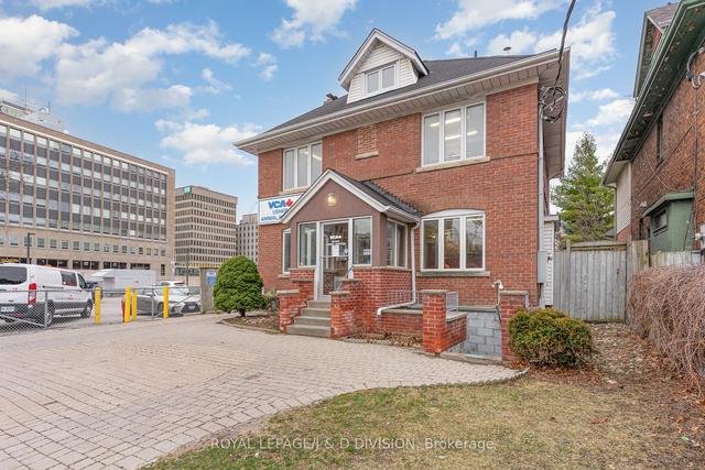29 Chaplin Cres, House detached with 0 bedrooms, 3 bathrooms and 8 parking in Toronto ON | Image 34