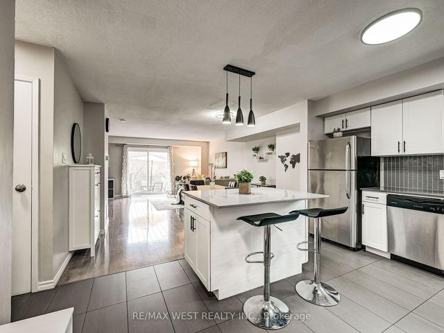 5 - 5-507 Quiet Place Pl, Townhouse with 3 bedrooms, 4 bathrooms and 1 parking in Waterloo ON | Image 1