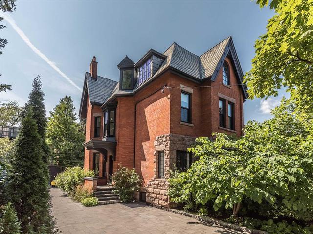 37 Castle Frank Rd, House detached with 4 bedrooms, 4 bathrooms and 3 parking in Toronto ON | Image 1