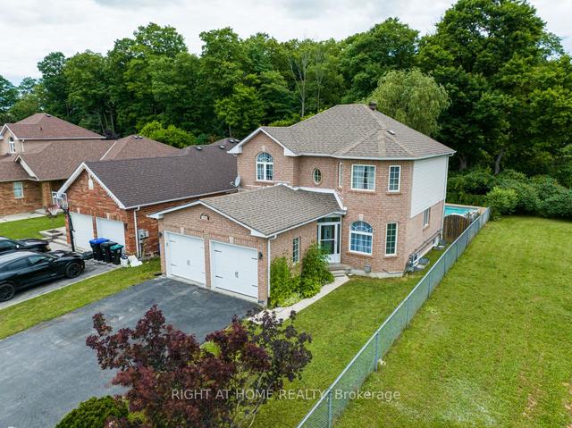 1046 Leslie Dr N, House detached with 3 bedrooms, 4 bathrooms and 4 parking in Innisfil ON | Image 1