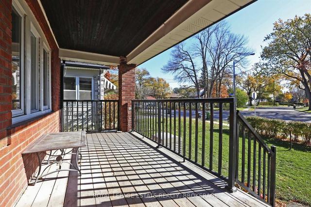 37 Arcadian Circ, House detached with 2 bedrooms, 2 bathrooms and 2 parking in Toronto ON | Image 12