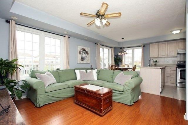 15 - 200 Mclevin Ave, Townhouse with 2 bedrooms, 1 bathrooms and 1 parking in Toronto ON | Image 2