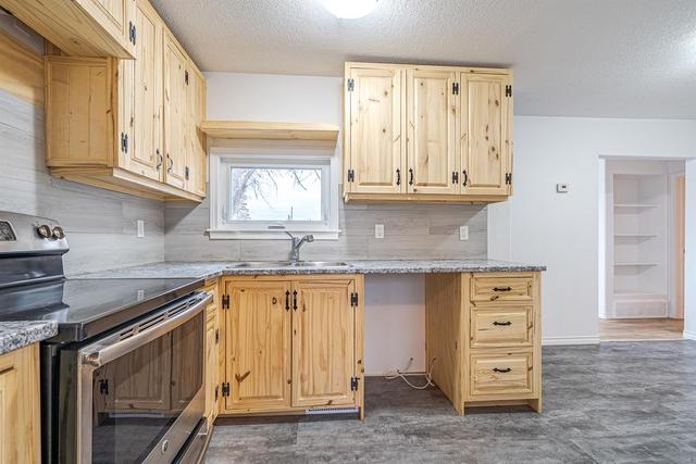 4507 47 Street, House detached with 4 bedrooms, 1 bathrooms and 1 parking in Lloydminster (Part) SK | Image 9