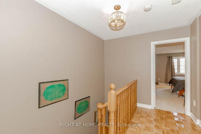 53 Christephen Cres, House attached with 3 bedrooms, 3 bathrooms and 2 parking in Richmond Hill ON | Image 18