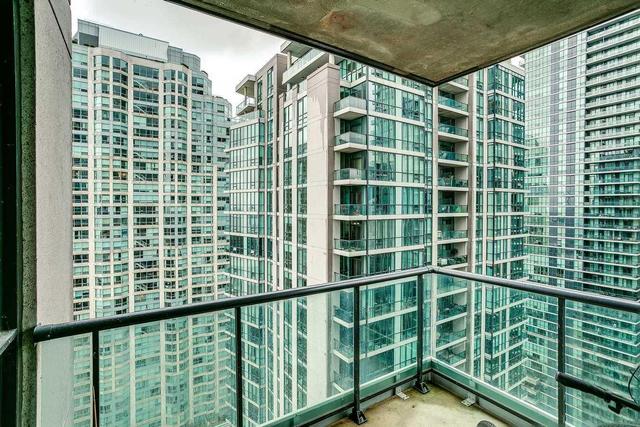 2411 - 16 Yonge St, Condo with 2 bedrooms, 2 bathrooms and 1 parking in Toronto ON | Image 15