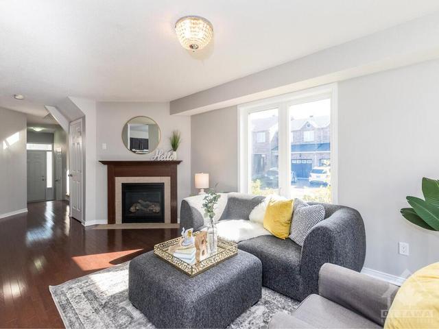 401 Dusk Private, Townhouse with 3 bedrooms, 3 bathrooms and 3 parking in Ottawa ON | Image 4
