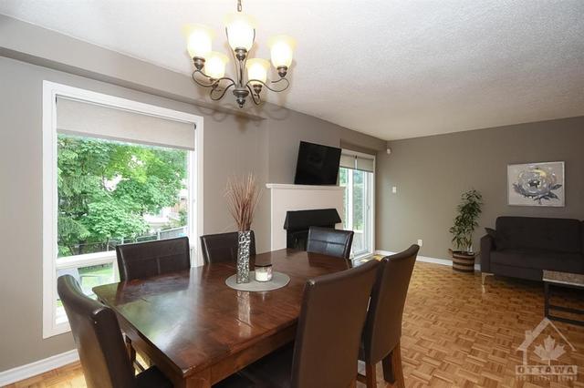 6872 Bilberry Drive, Townhouse with 3 bedrooms, 3 bathrooms and 3 parking in Ottawa ON | Image 11