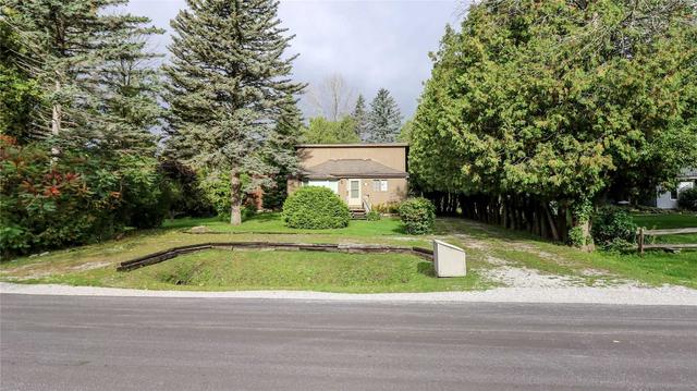 984 Lakeshore Rd E, House detached with 2 bedrooms, 1 bathrooms and 8 parking in Oro Medonte ON | Image 12