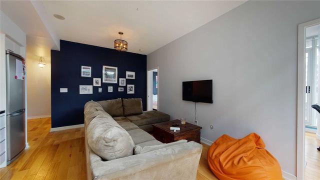 301 - 25 Capreol Crt, Condo with 2 bedrooms, 2 bathrooms and 1 parking in Toronto ON | Image 5