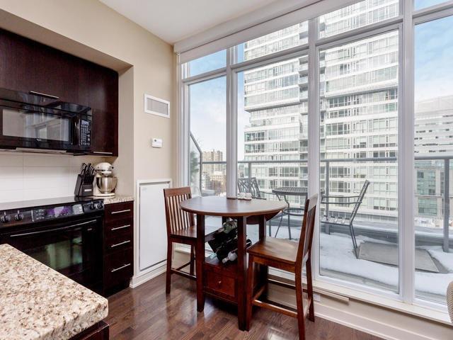 uph14 - 21 Nelson St, Condo with 1 bedrooms, 2 bathrooms and 1 parking in Toronto ON | Image 8