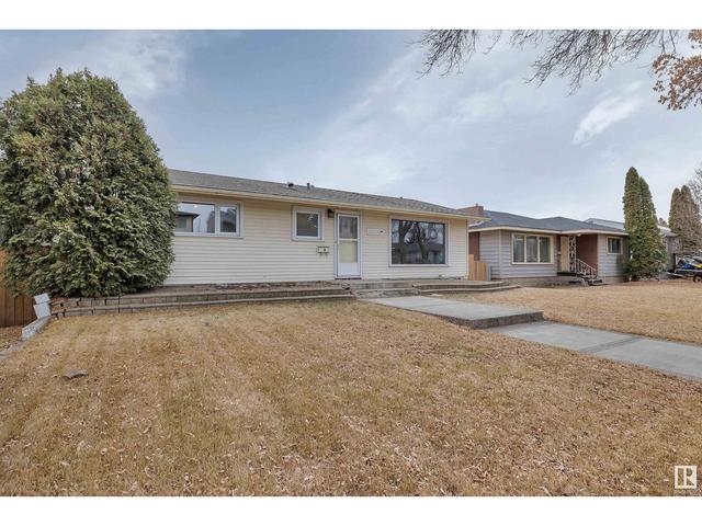4809 117 Av Nw, House detached with 4 bedrooms, 2 bathrooms and null parking in Edmonton AB | Image 2