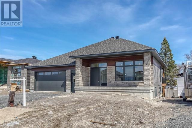 162 Meadowbrook Road, House detached with 3 bedrooms, 3 bathrooms and null parking in Greater Sudbury ON | Image 2